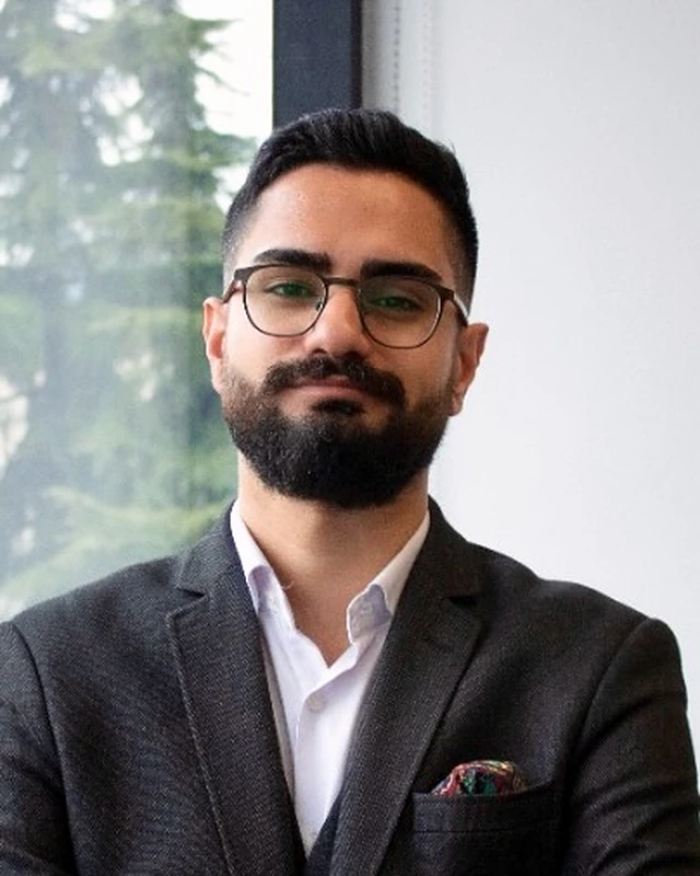 Portrait of Arash Shahrokhi